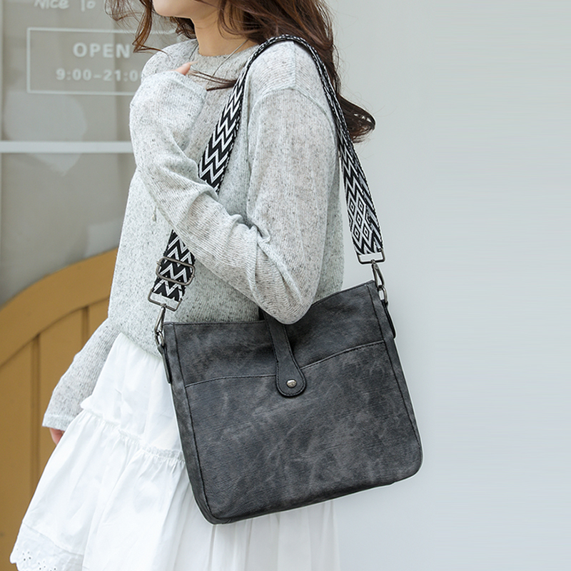 Women Bags For Office Use - Модная женская сумка через плечо из