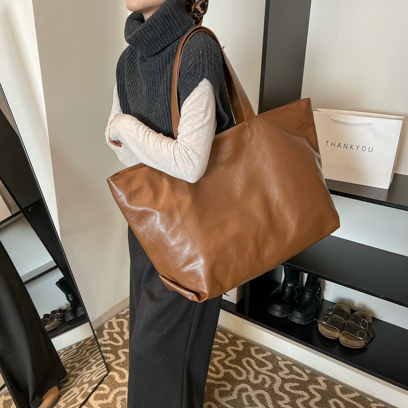 Women Bags In Trend - Простые женские сумки-тоут в стиле ретро,
