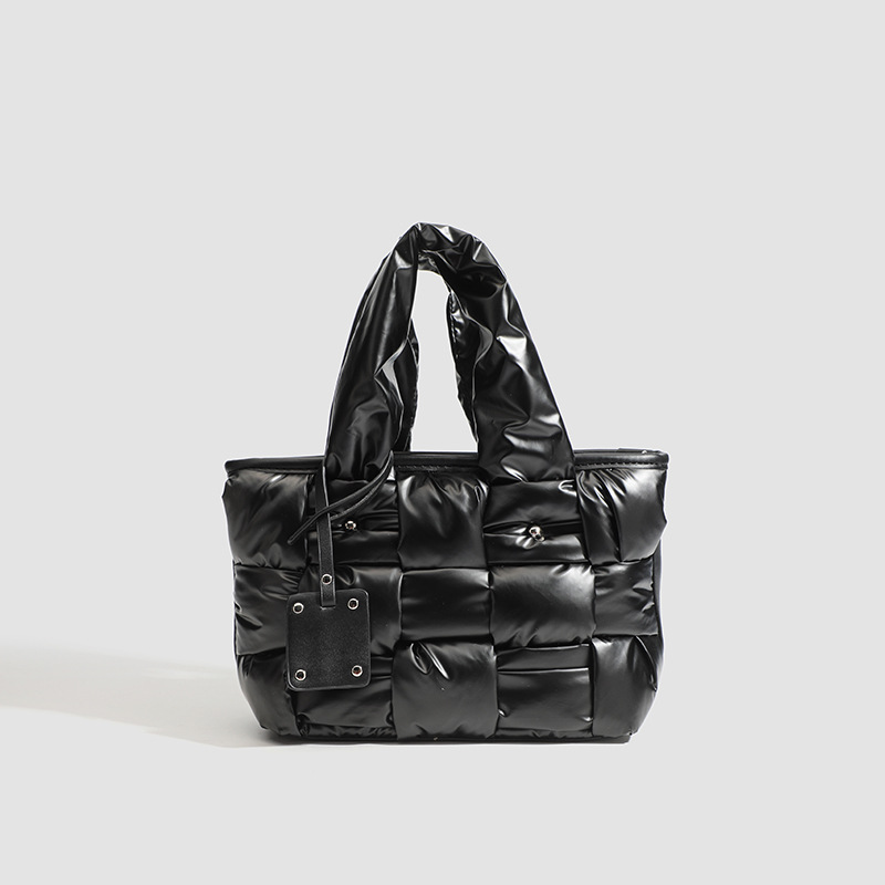Черные пуховые сумки-тоут, мод – обзор и цена Women Bags In Trend